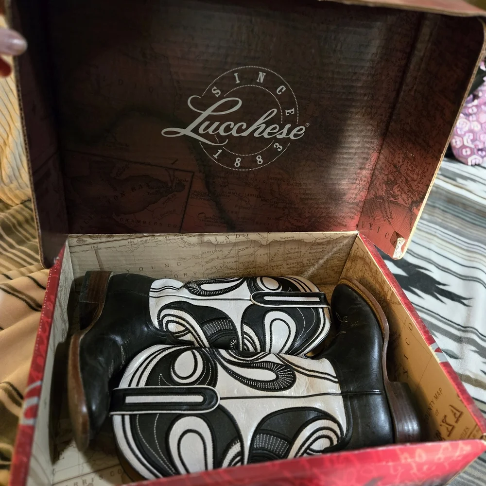 Lucchese Hypnotic sqare toe in black and bone - Picture 3 of 13